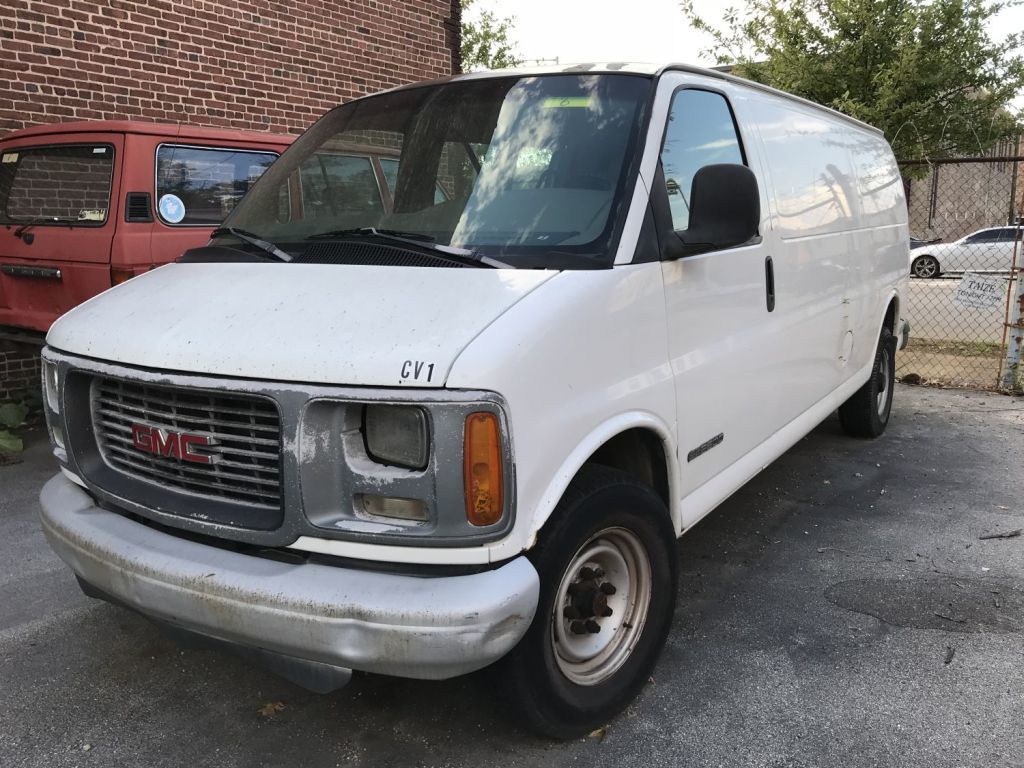 2000 GMC Savana 2500 white van | Commercial Trucks Van & Cargo Trucks Cargo  Vans | Online Auctions | Proxibid