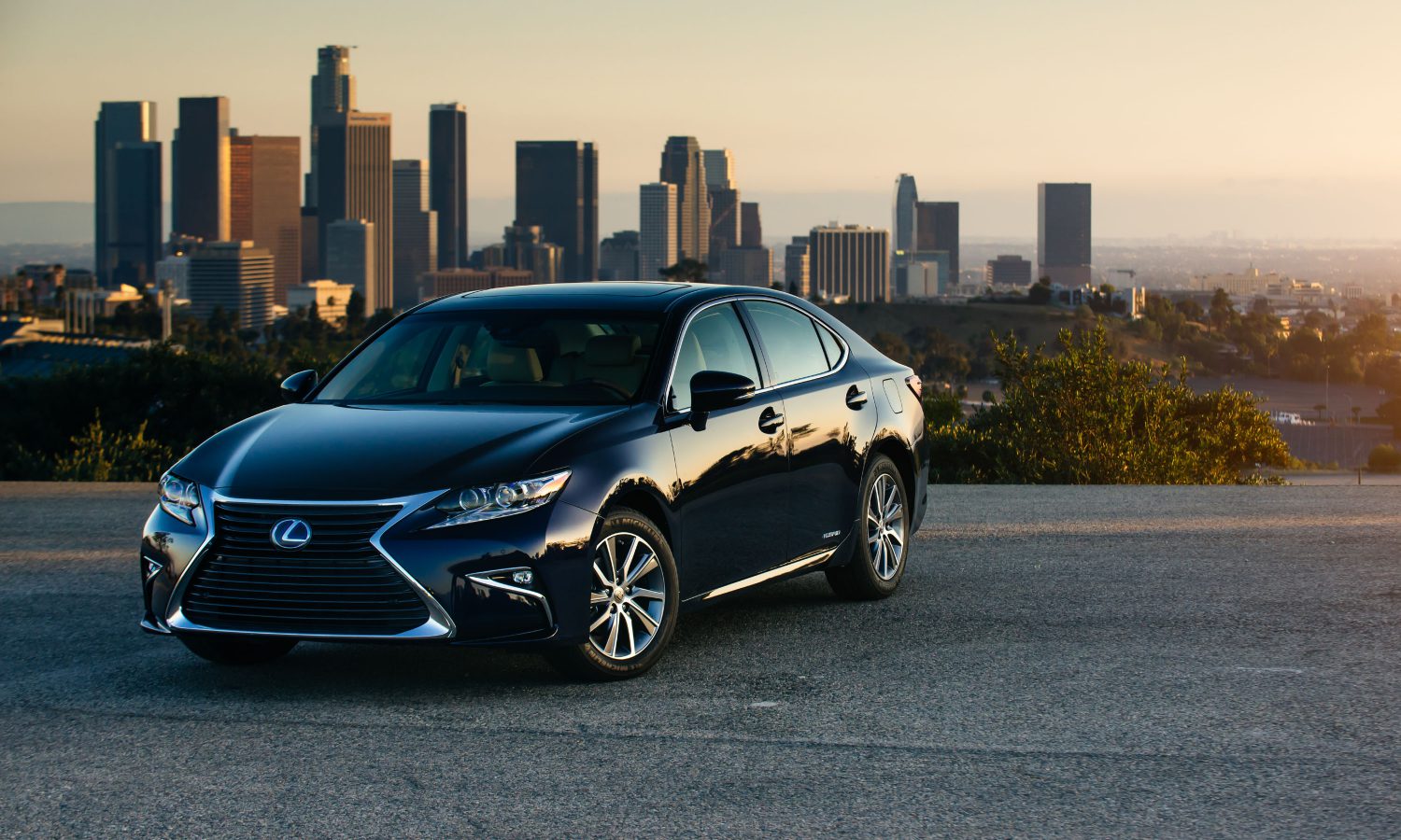2018 Lexus ES 300h Hits the Mark with Efficiency and Luxury - Lexus USA  Newsroom