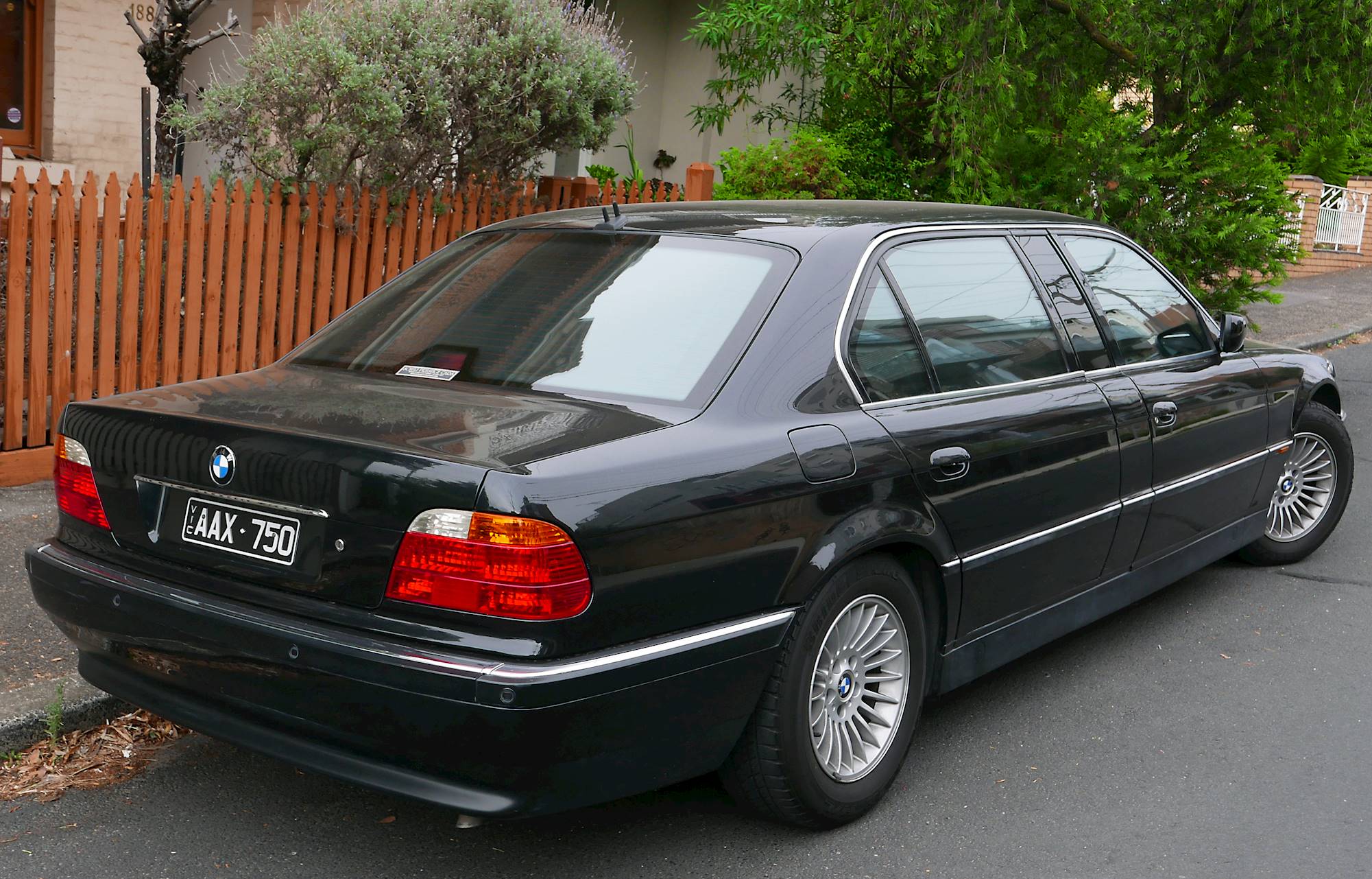 1997 BMW 7 Series 740i - Sedan 4.4L V8 auto