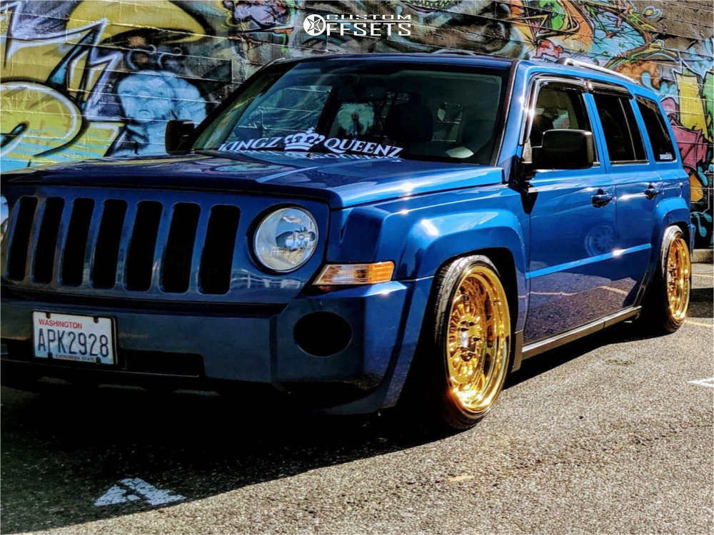 2010 Jeep Patriot with 19x10 15 ESM Esm-015 and 225/40R19 Lexani Lx-twenty  and Coilovers | Custom Offsets