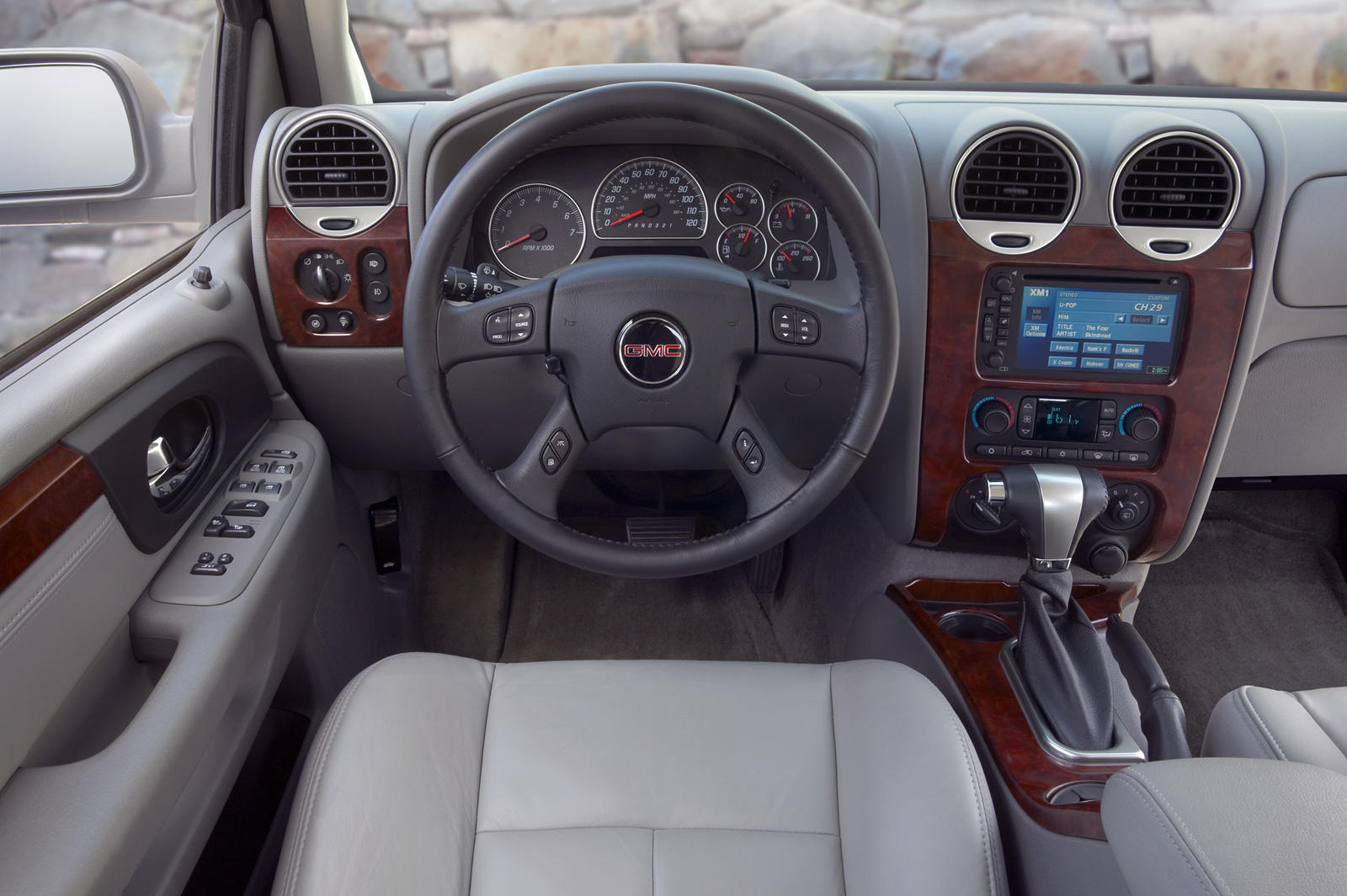 2008 GMC Envoy Interior Photos | CarBuzz