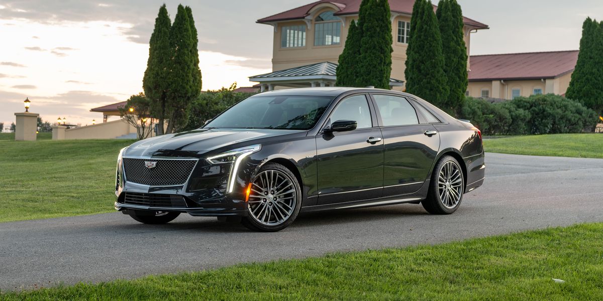 2018 Cadillac CT6 PLUG-IN RWD 4dr Sdn Features and Specs