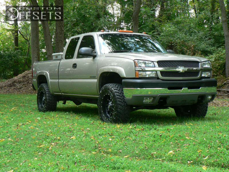 2003 Chevrolet Silverado 2500 HD with 18x9 -12 Fuel Krank and 275/70R18  Nitto Trail Grappler and Leveling Kit | Custom Offsets