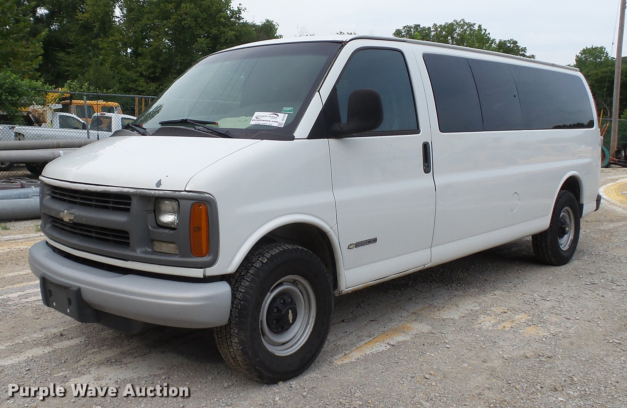2002 Chevrolet Express 3500 Extended van in Ballwin, MO | Item DD7370 sold  | Purple Wave