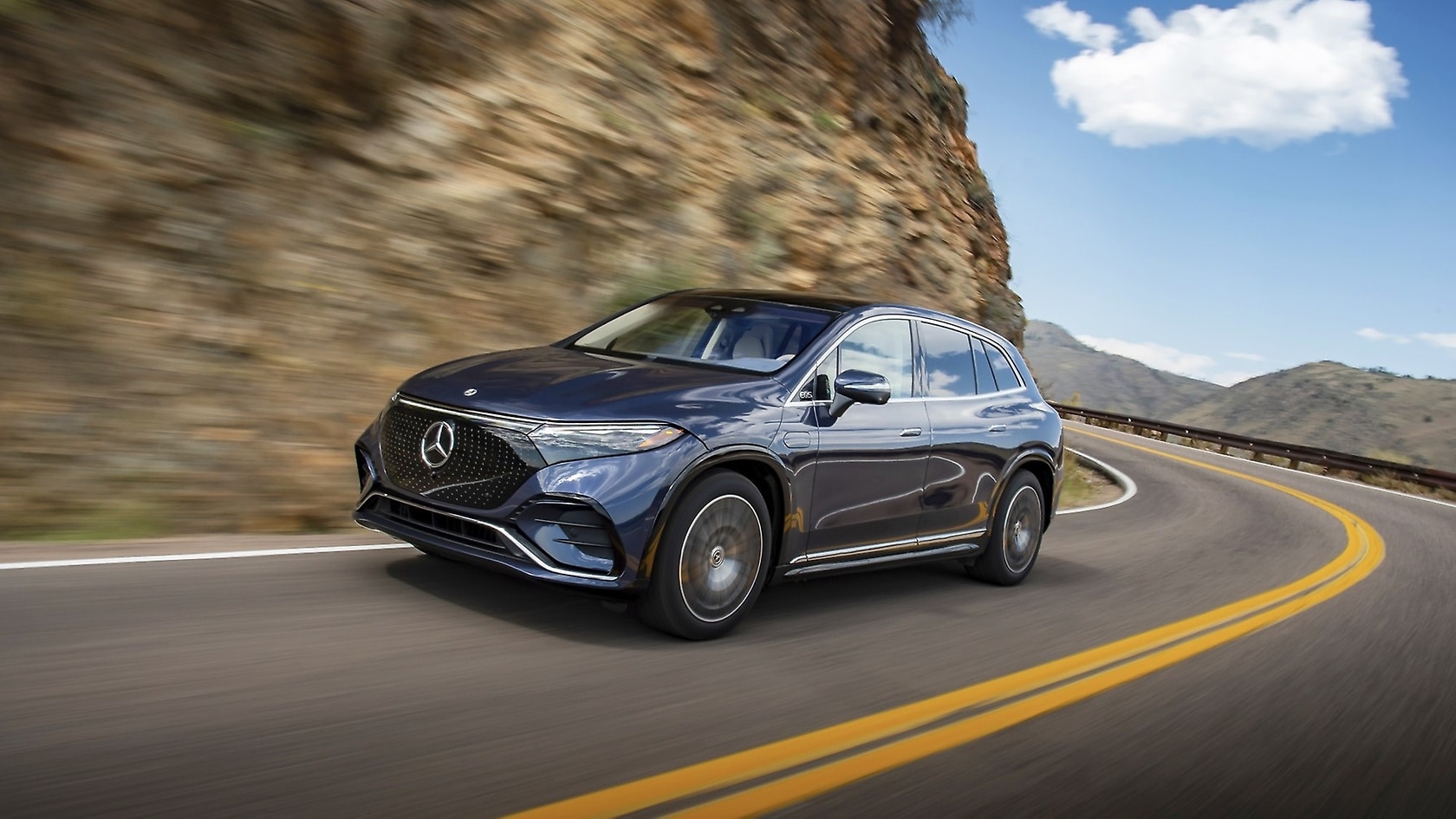 Mercedes-Benz finishes 2022 with strong Top-End and Battery Electric  Vehicle deliveries | Mercedes-Benz Group > Company > News