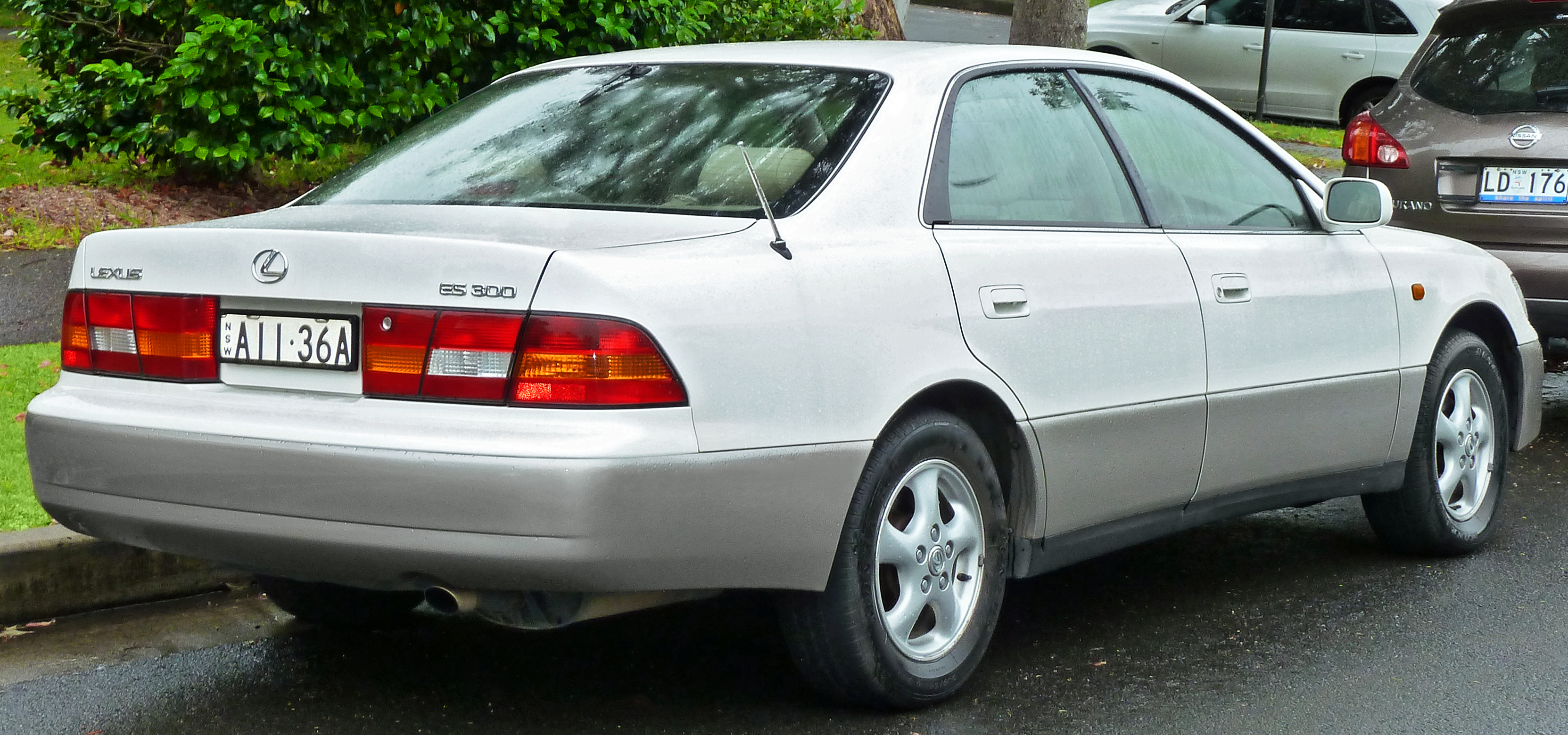 File:1996-1999 Lexus ES 300 (MCV20R) LXS sedan (2011-10-25) 02.jpg -  Wikimedia Commons