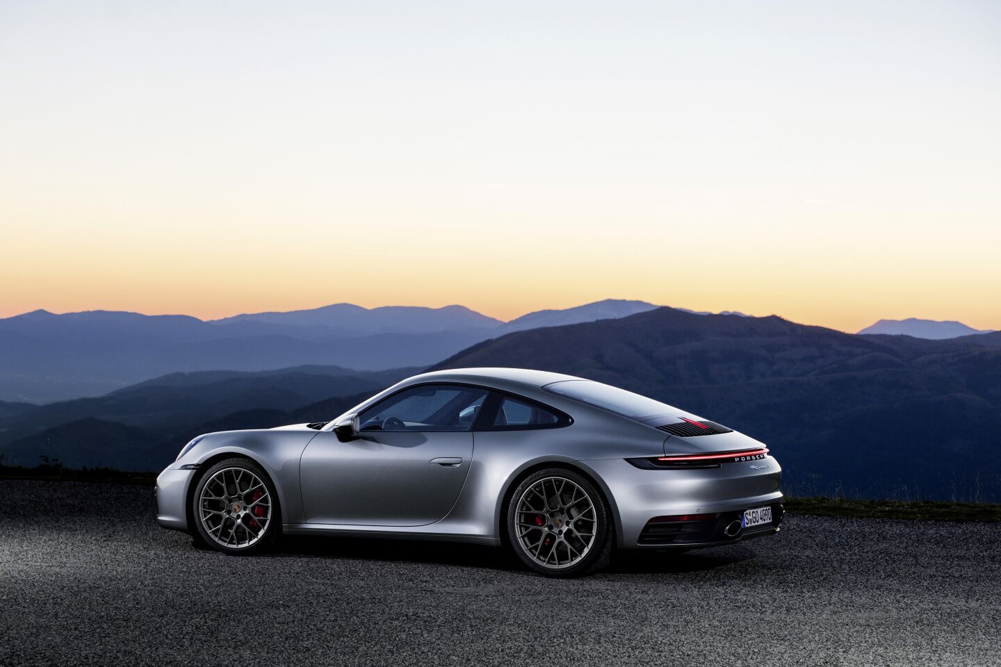 Review: Porsche's 2020 911 sports car is peppier than ever - Los Angeles  Times