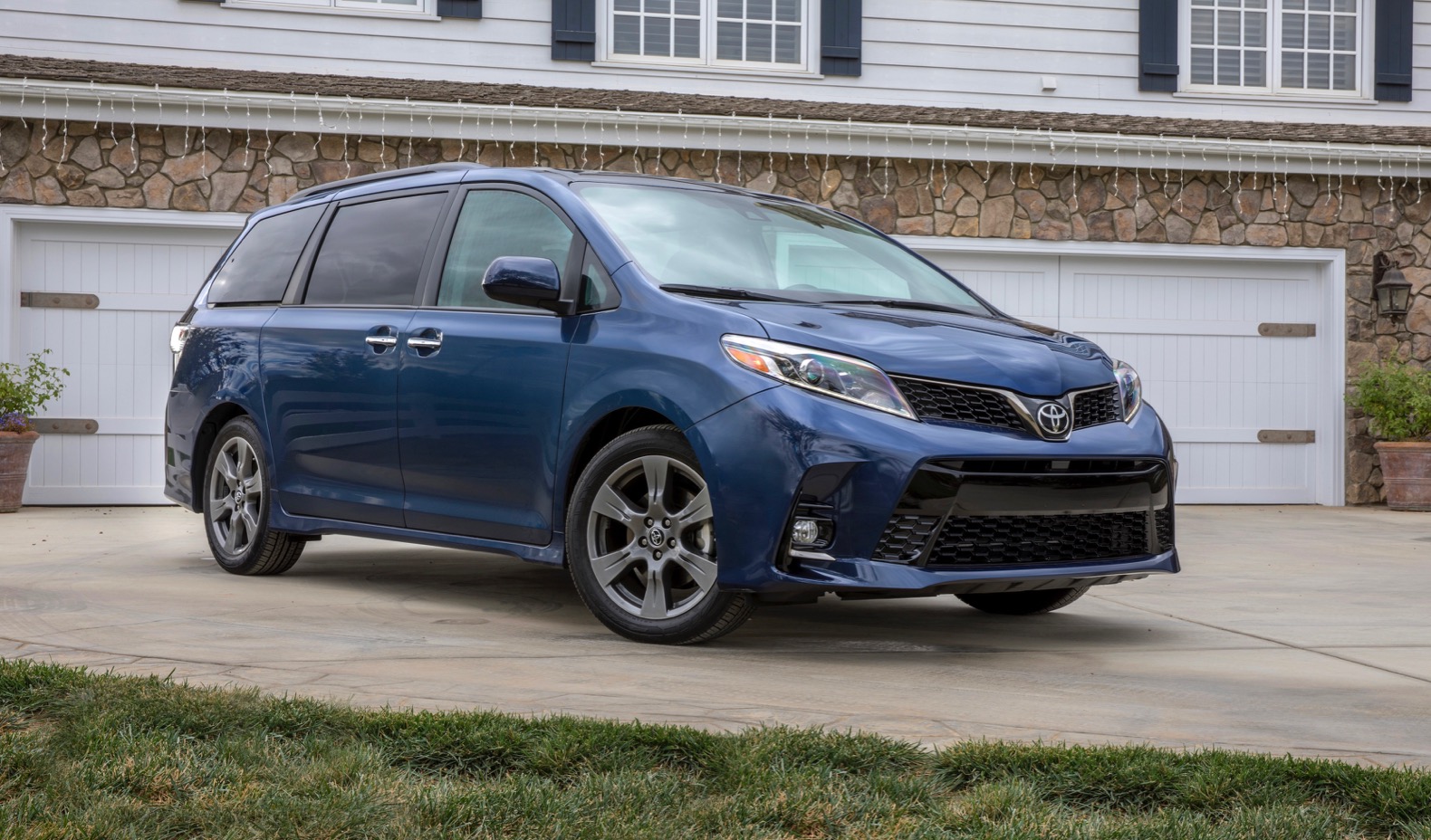 2019 Toyota Sienna Review: Showing its age - The Torque Report