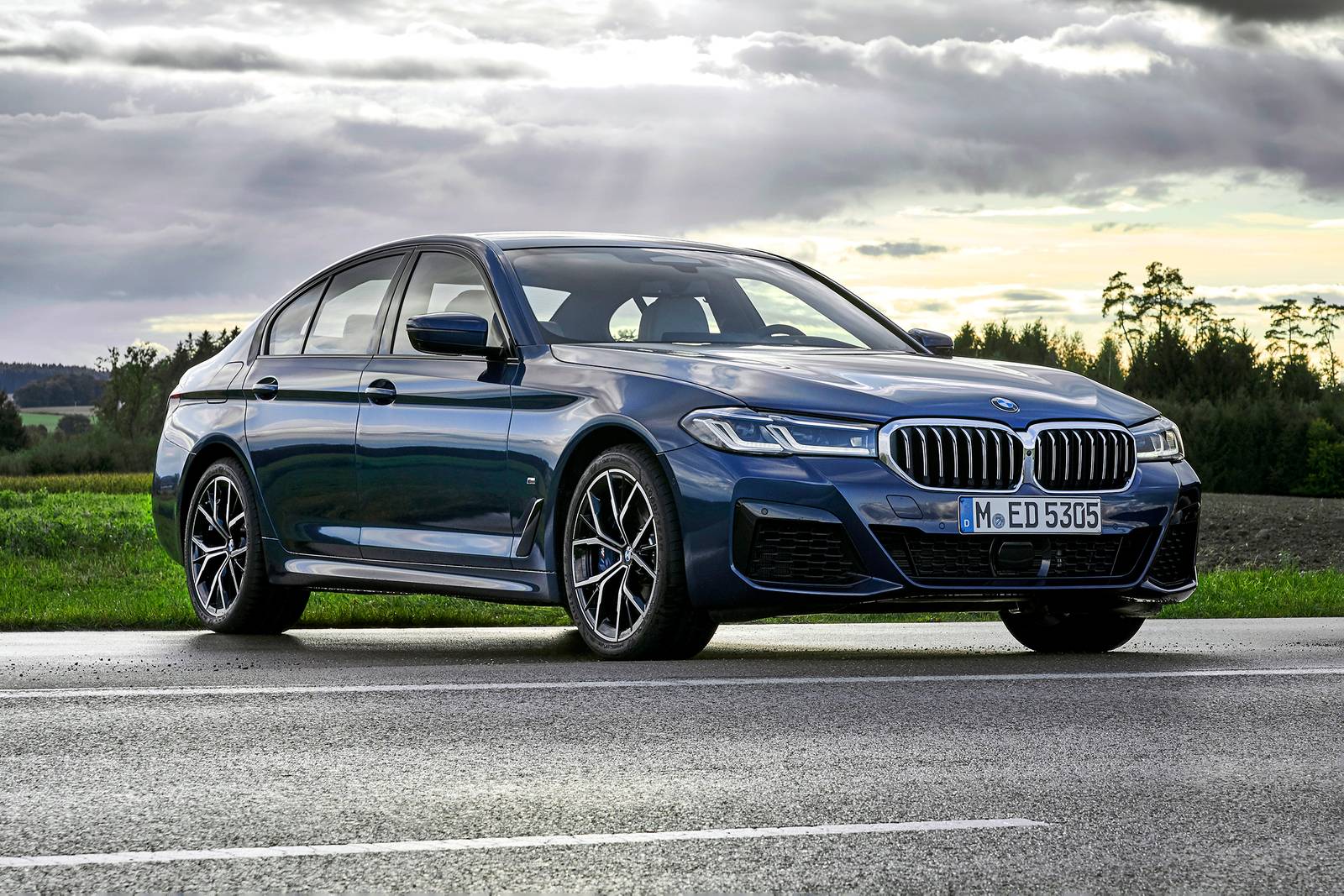 2022 BMW 5 Series M550i xDrive Prices, Reviews, and Pictures | Edmunds