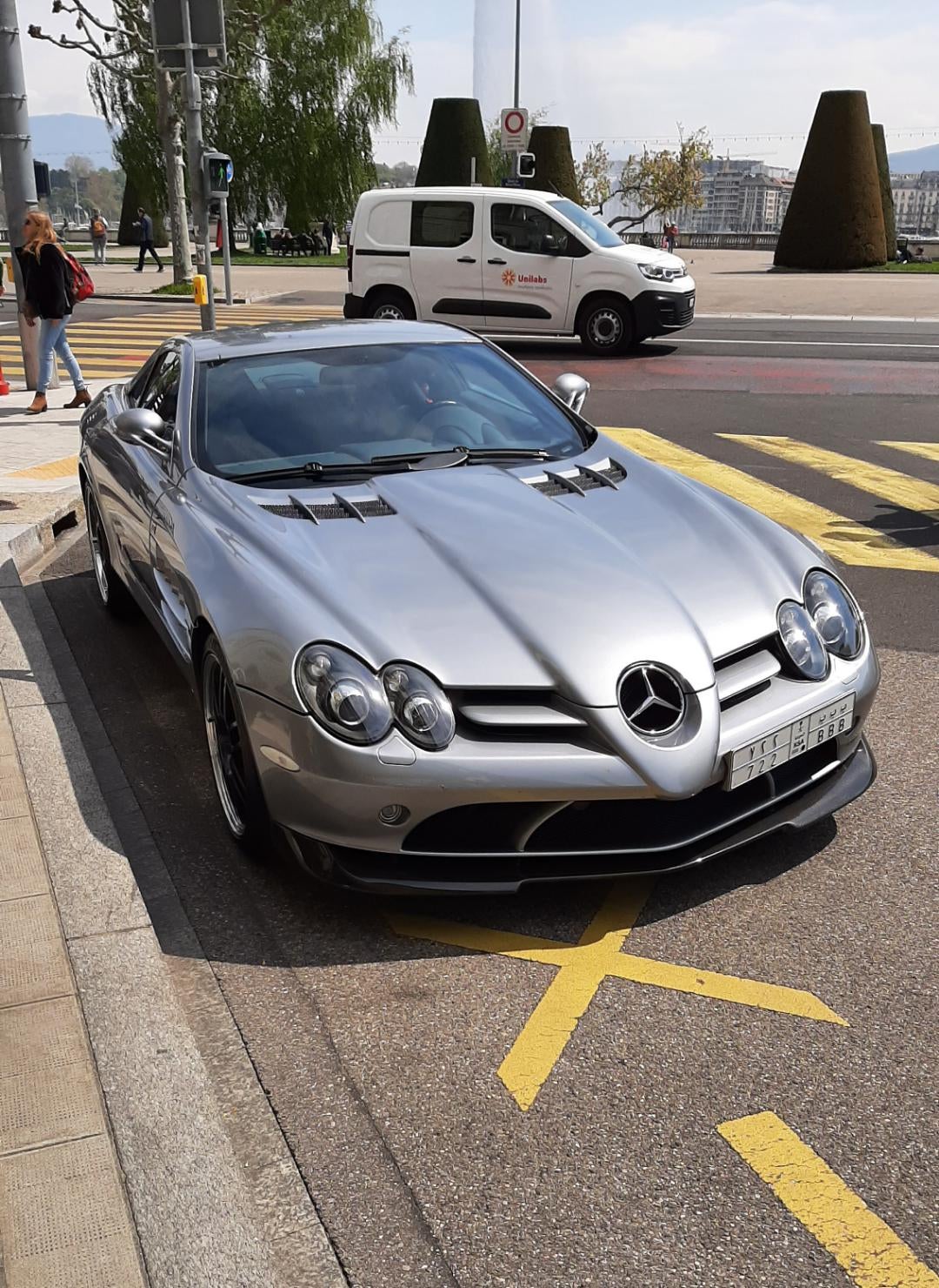 Beautiful [Mercedes Benz] [SLR Mclaren] from dubai in Geneve : r/spotted