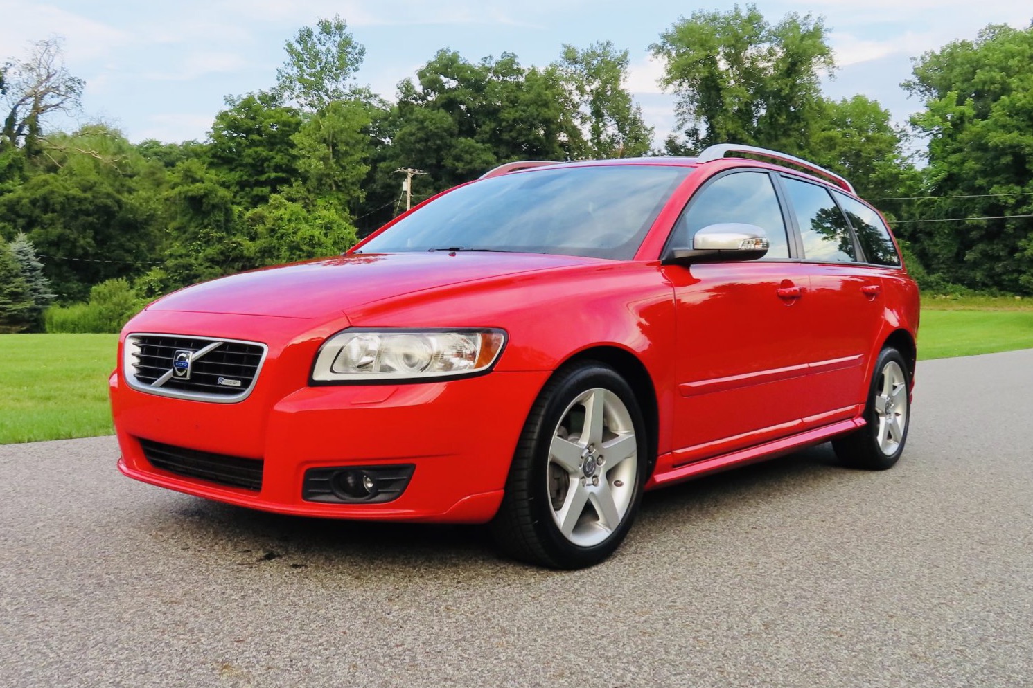 No Reserve: 2010 Volvo V50 T5 AWD R-Design 6-Speed for sale on BaT Auctions  - sold for $22,250 on August 7, 2020 (Lot #34,880) | Bring a Trailer