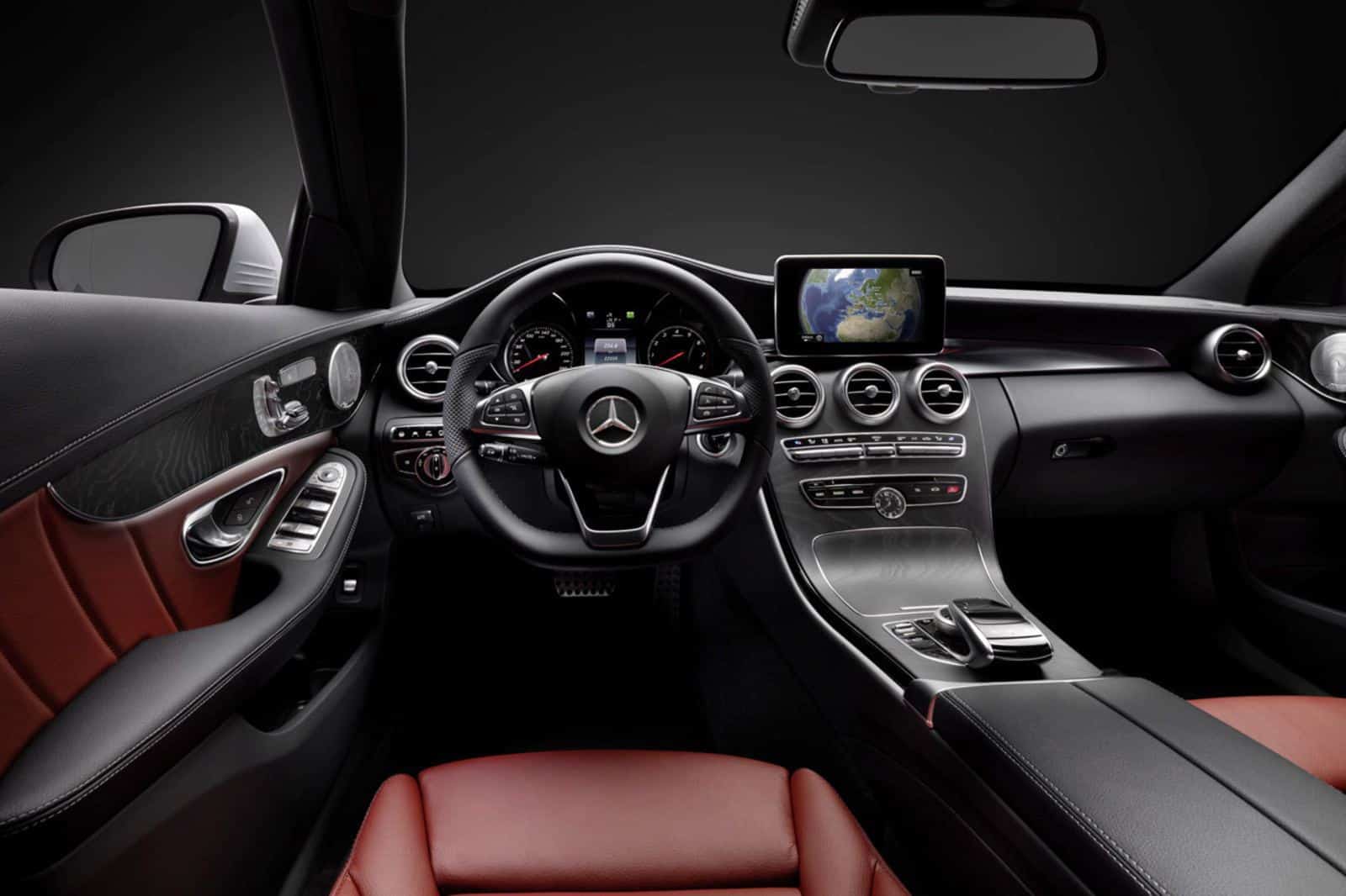 Mercedes-Benz Reveals C-Class Interior