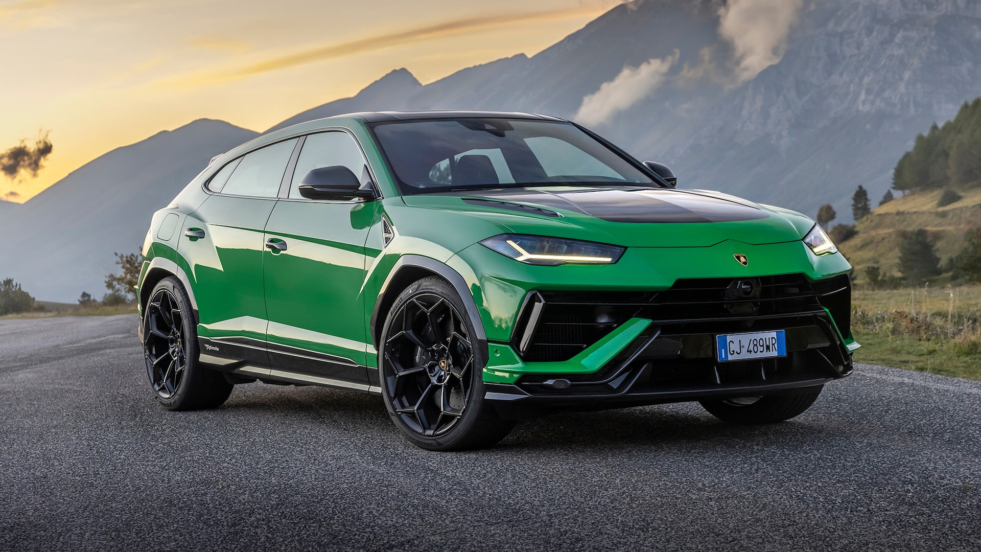 2023 Lamborghini Urus Prices, Reviews, and Photos - MotorTrend