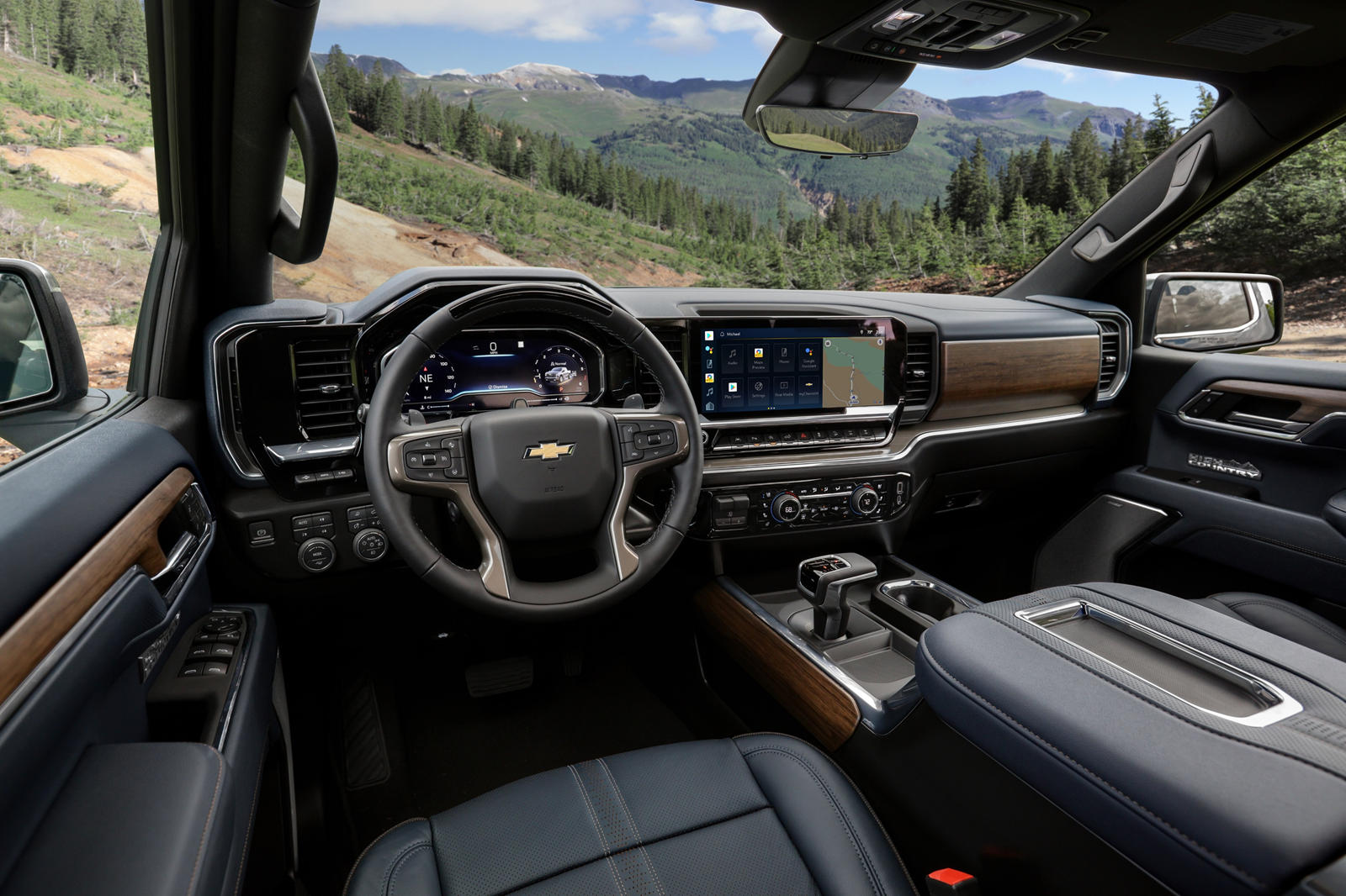 2022 Chevrolet Silverado 1500 Interior Dimensions: Seating, Cargo Space &  Trunk Size - Photos | CarBuzz