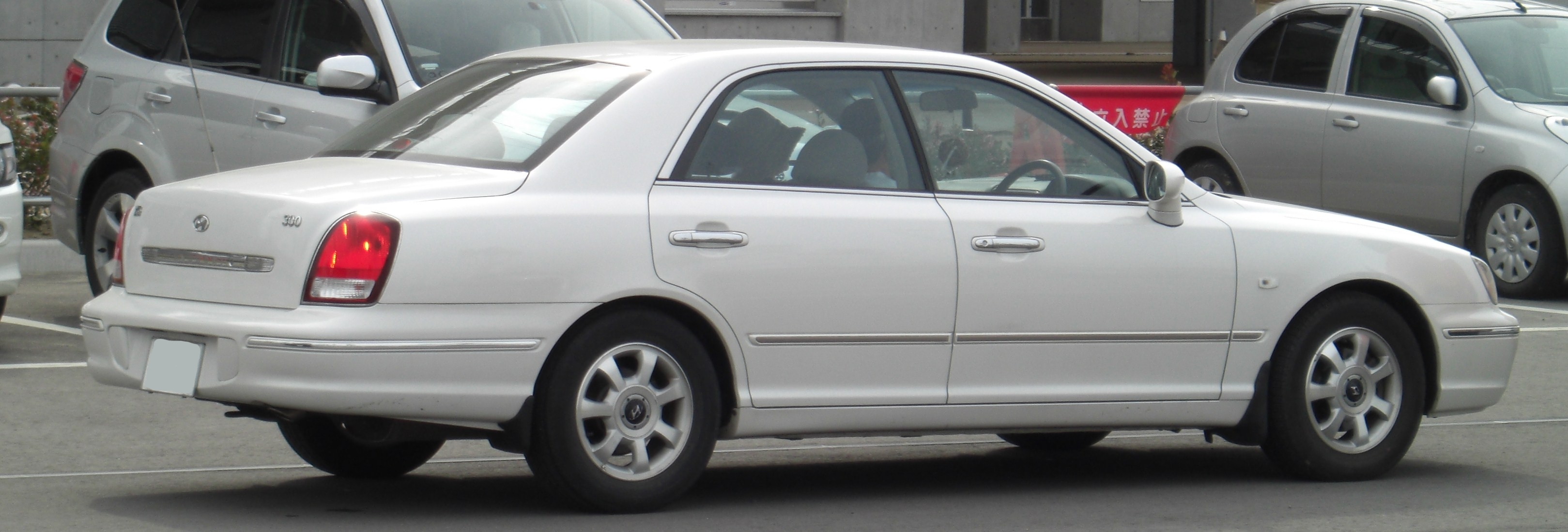 File:Hyundai XG300 rear.jpg - Wikimedia Commons