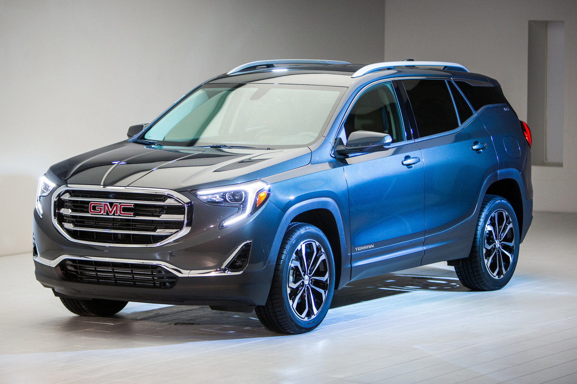 2018 GMC Terrain prices and expert review - The Car Connection