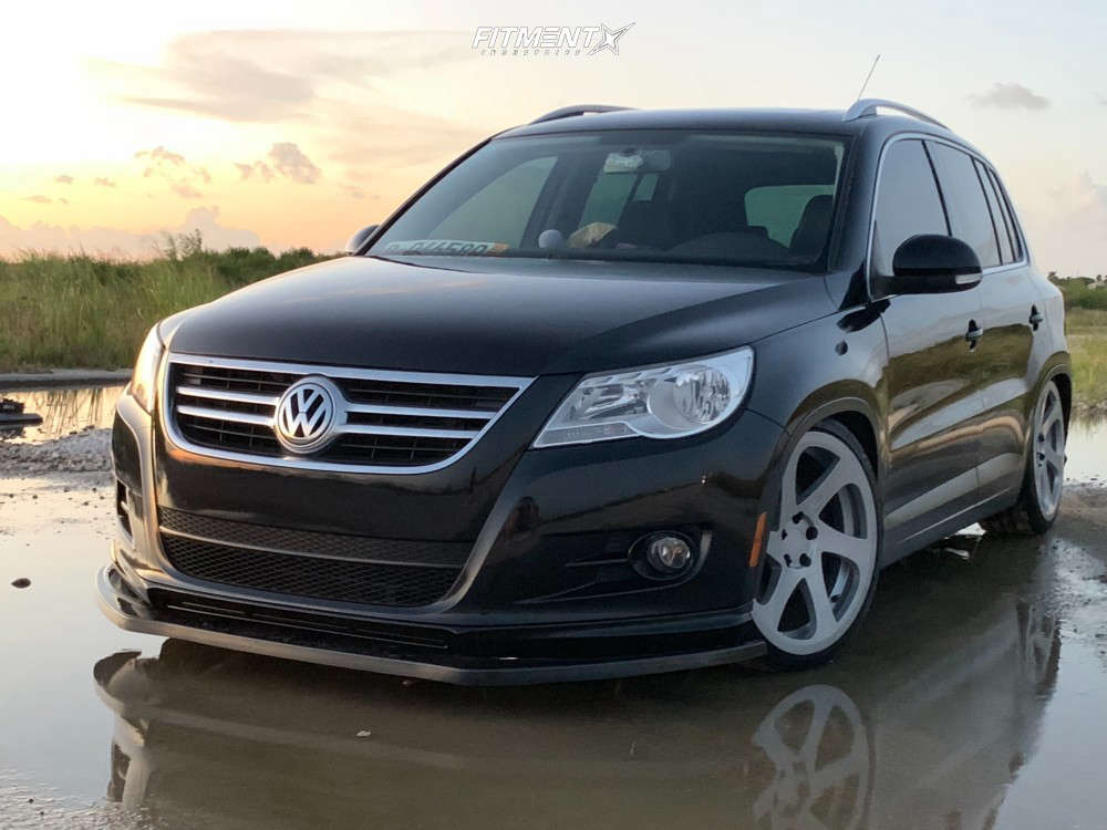 2009 Volkswagen Tiguan SEL with 19x8.5 3SDM 0.06 and Firestone 235x30 on  Air Suspension | 519003 | Fitment Industries