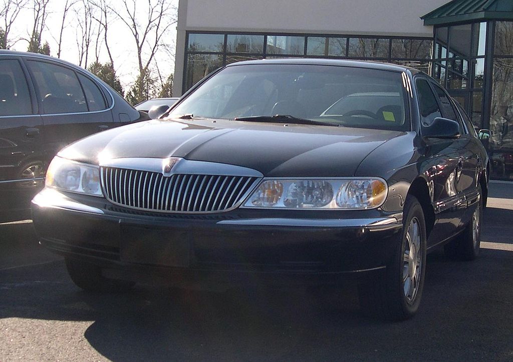 File:1999 Lincoln Continental.jpg - Wikimedia Commons