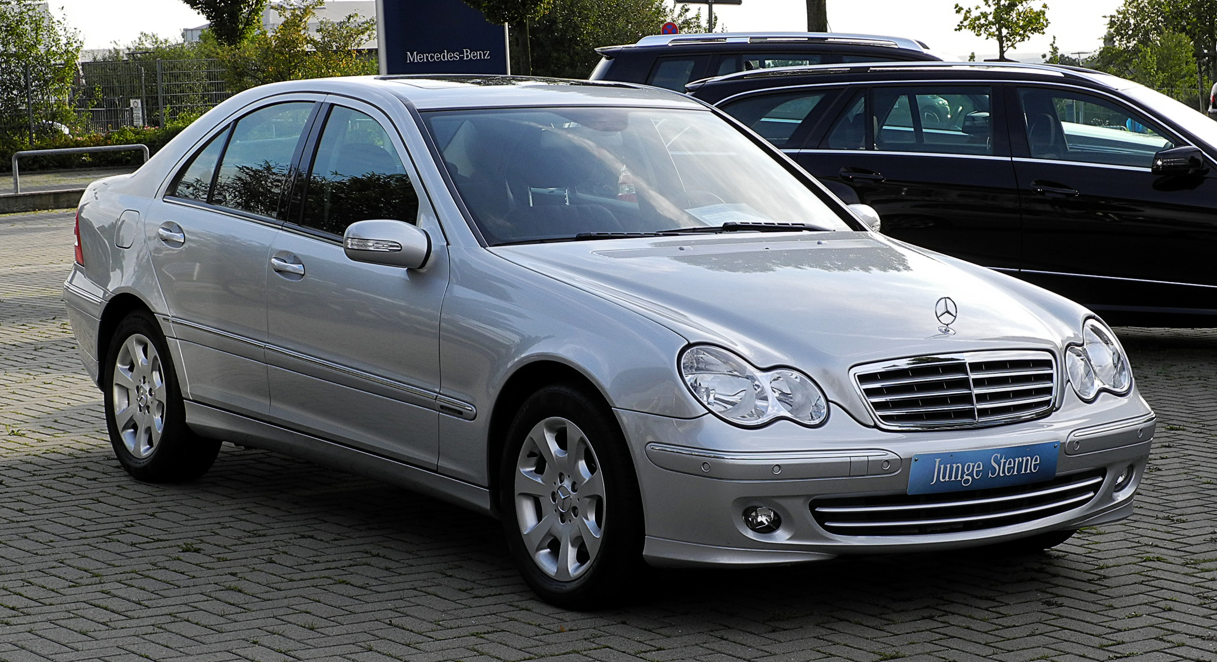 Mercedes-Benz C-Class (W203) - Wikipedia