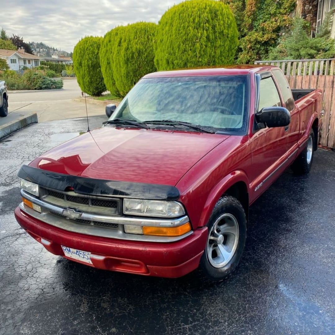 2001 chevy s10 2WD, the official car of...? : r/regularcarreviews