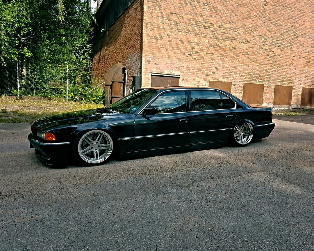 1997 BMW E38 750iL V12