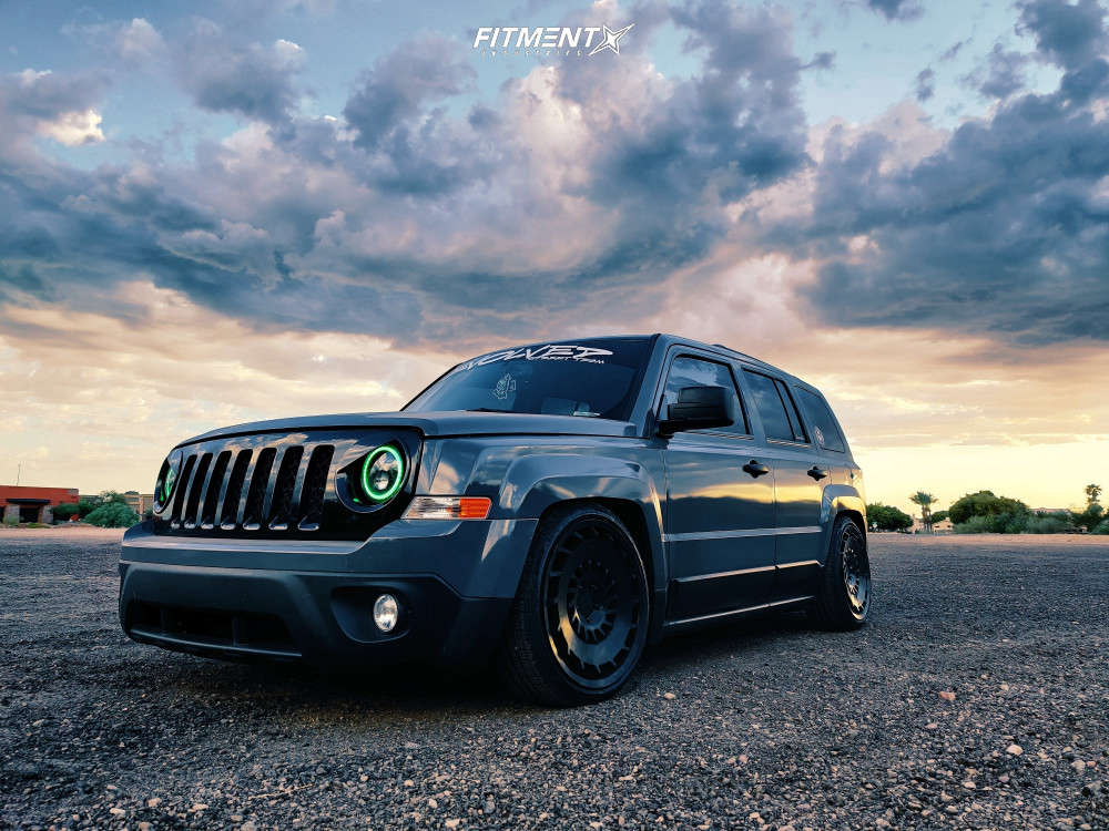 2017 Jeep Patriot Sport with 19x8.5 Rotiform Ccv and Pirelli 225x40 on  Coilovers | 1707418 | Fitment Industries