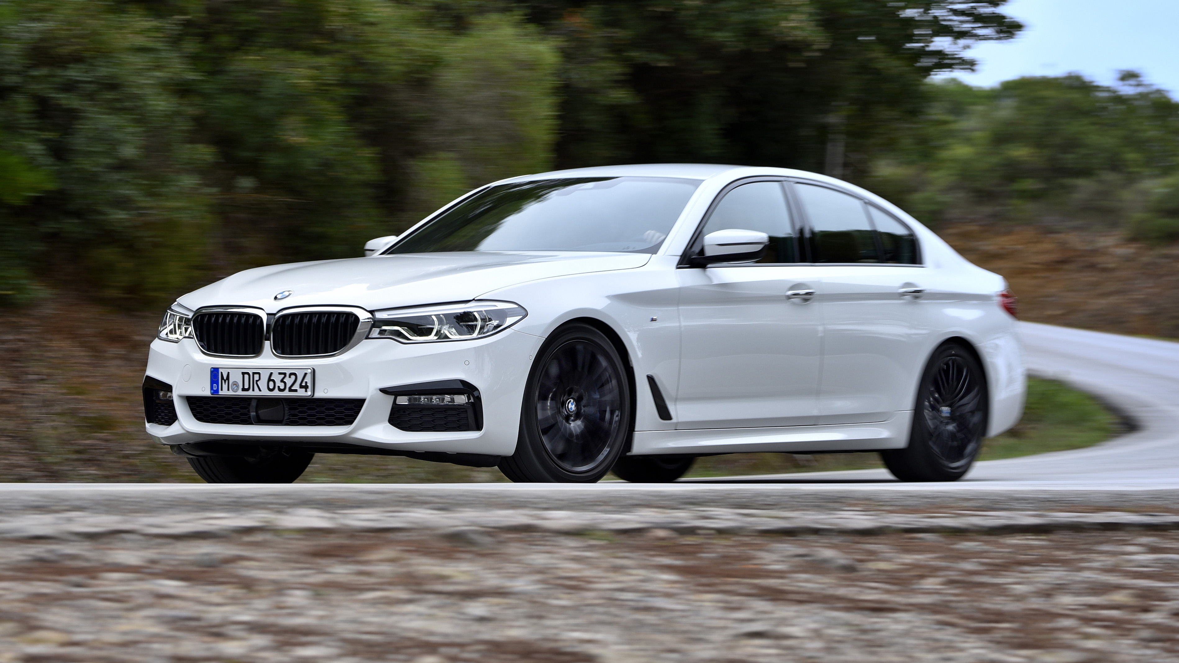 BMW 540i xDrive review: 4WD saloon driven Reviews 2023 | Top Gear