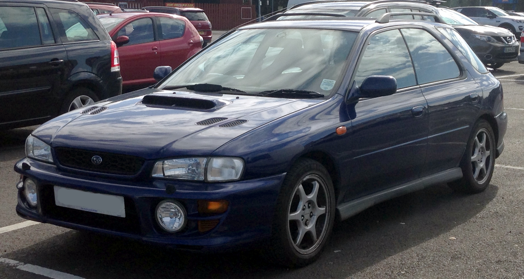 File:2000 Subaru Impreza Turbo 2000 AWD 2.0 Front.jpg - Wikimedia Commons
