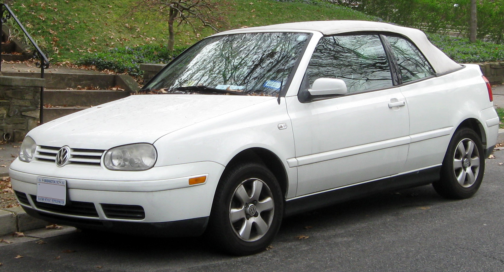 File:1999-2002 Volkswagen Cabrio -- 03-21-2012.JPG - Wikimedia Commons