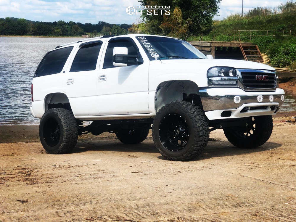 2003 GMC Yukon with 20x12 -44 Hardrock Gunner H705 and 35/12.5R20 Federal  Couragia Mt and Suspension Lift 6" | Custom Offsets