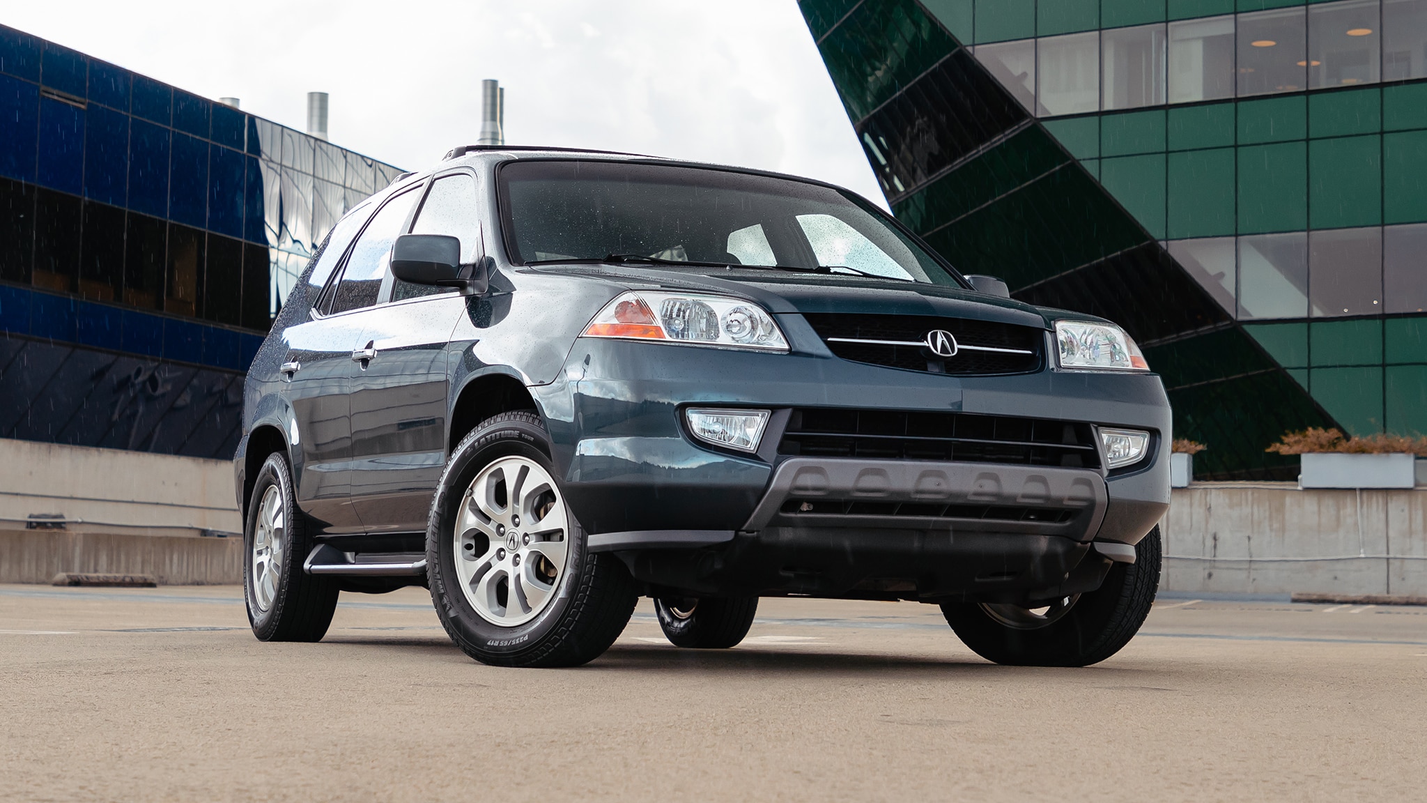 Classic Drive: The 2003 Acura MDX Takes Us Back to a Time When Luxury Meant  Simplicity