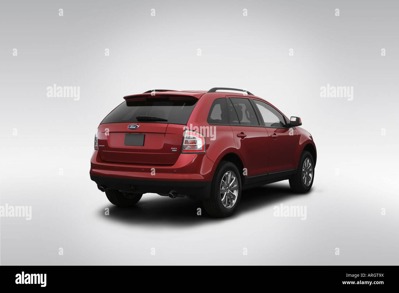 2007 Ford Edge SEL Plus in Red - Rear angle view Stock Photo - Alamy
