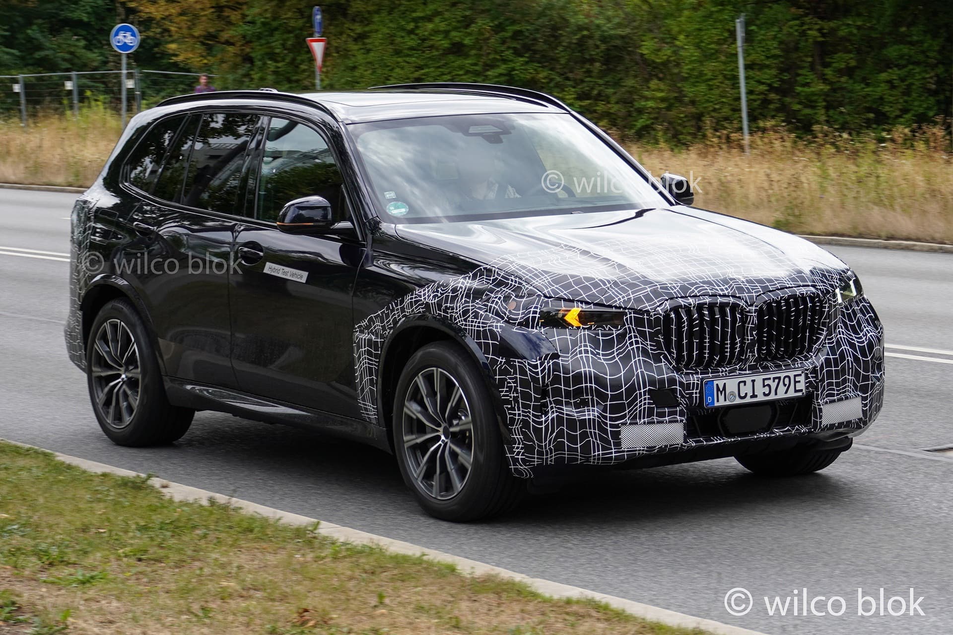 BMW X5 xDrive50e with 490 HP and 100+ km Electric Range