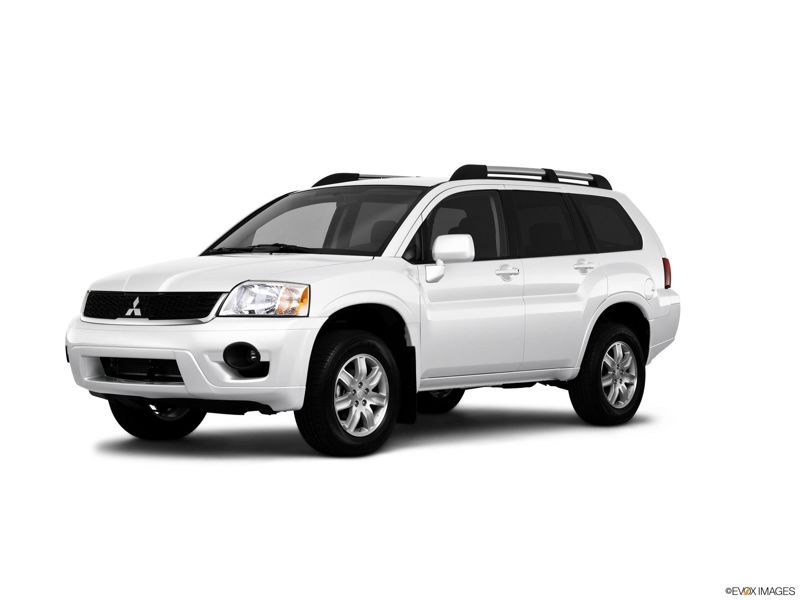 2010 Mitsubishi Endeavor Research, Photos, Specs and Expertise | CarMax
