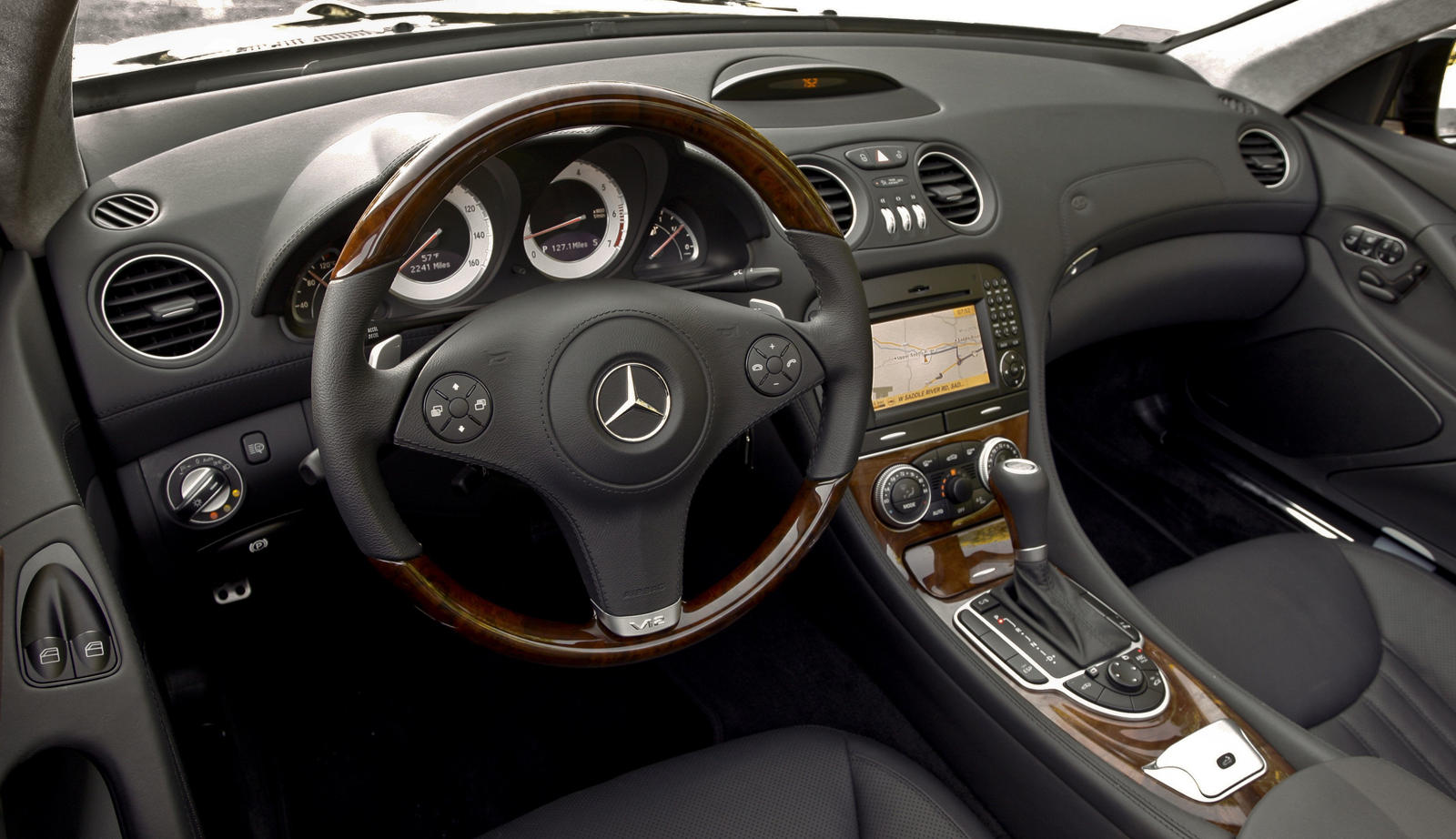 2011 Mercedes-Benz SL-Class Interior Photos | CarBuzz