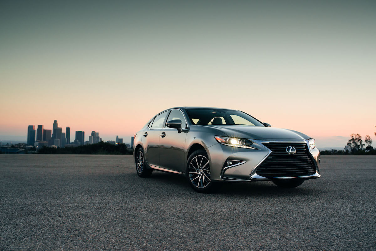 The 2 Most Reliable Lexus ES Hybrid Years Under $30,000 in 2023