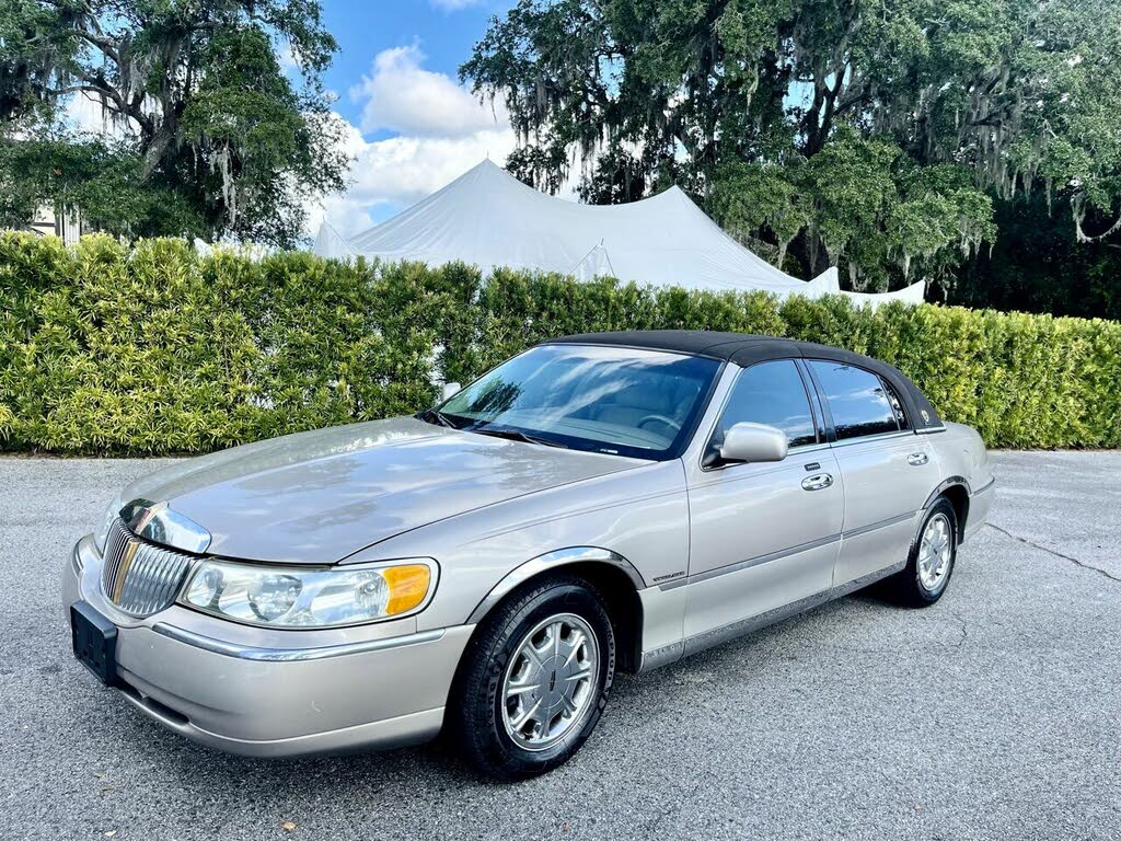 Used 2001 Lincoln Town Car for Sale (with Photos) - CarGurus
