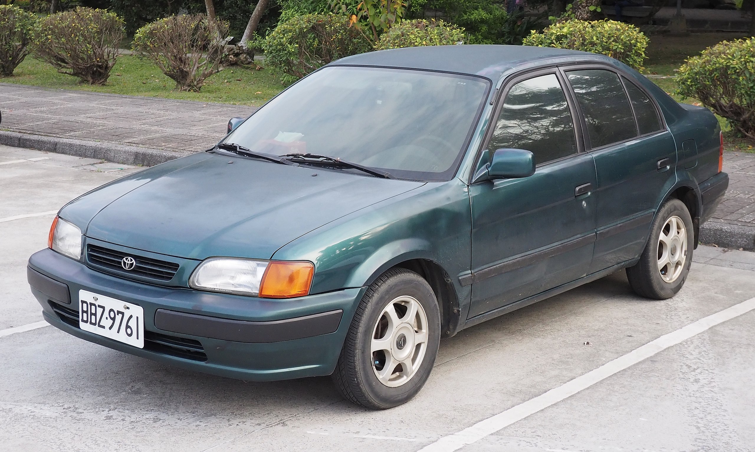 File:1995 Toyota Tercel (front).jpg - Wikimedia Commons