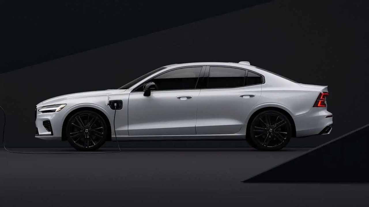 2022 Volvo S60 Black Edition Debuts To Embrace The Dark Side