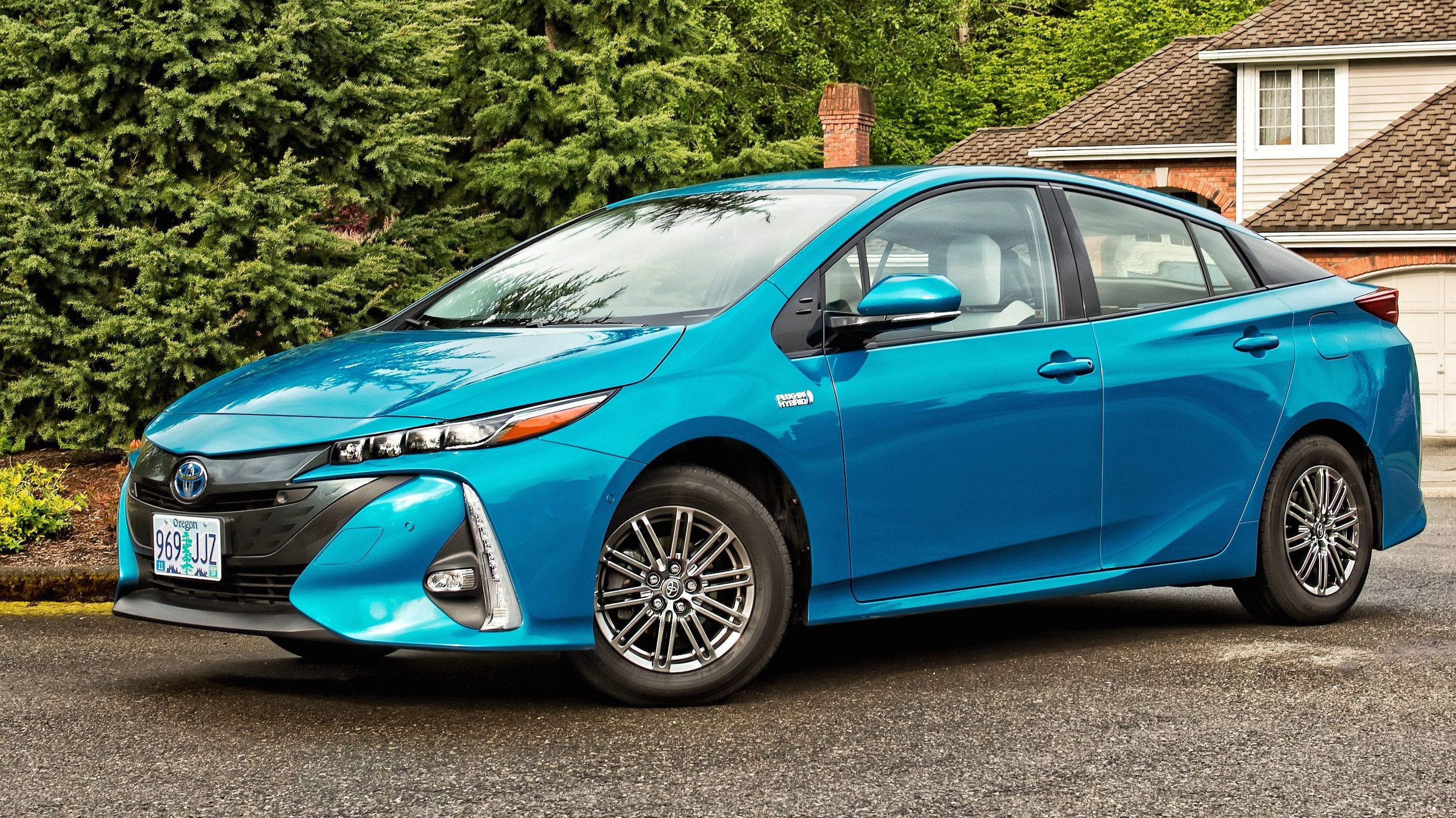 Video Review: Doing the Math on Toyota's Prius Prime Hybrid - The New York  Times
