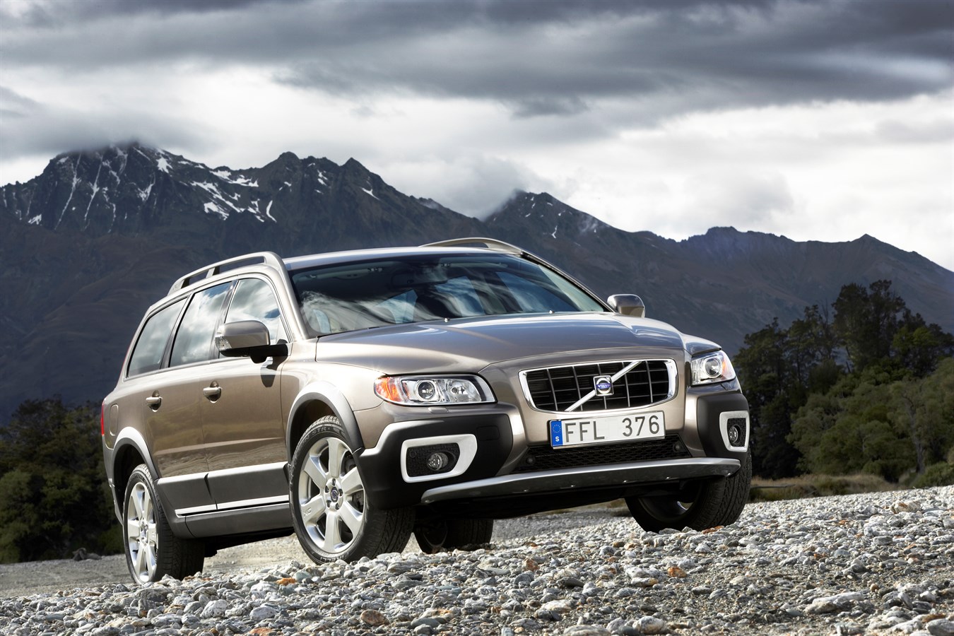 The all-new Volvo XC70 on display at ispo Sport & Style - Volvo Cars Global  Media Newsroom