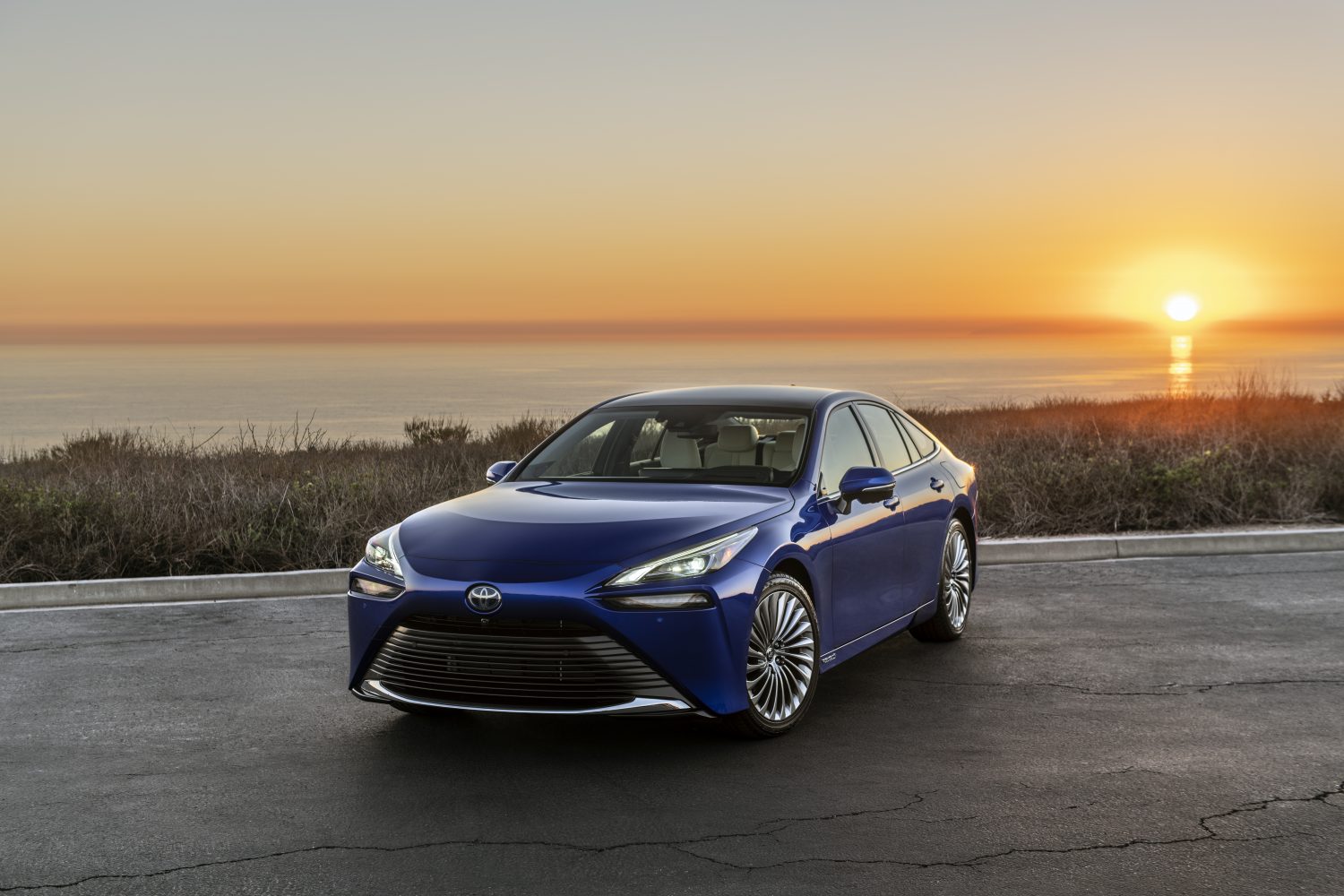 Toyota Introduces Second-Generation Mirai Fuel Cell Electric Vehicle as  Design and Technology Flagship Sedan - Toyota USA Newsroom