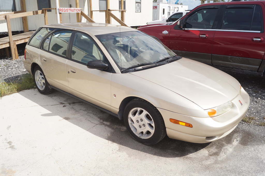 2000 Saturn SW Hatchback Wagon | Cars & Vehicles Cars | Online Auctions |  Proxibid
