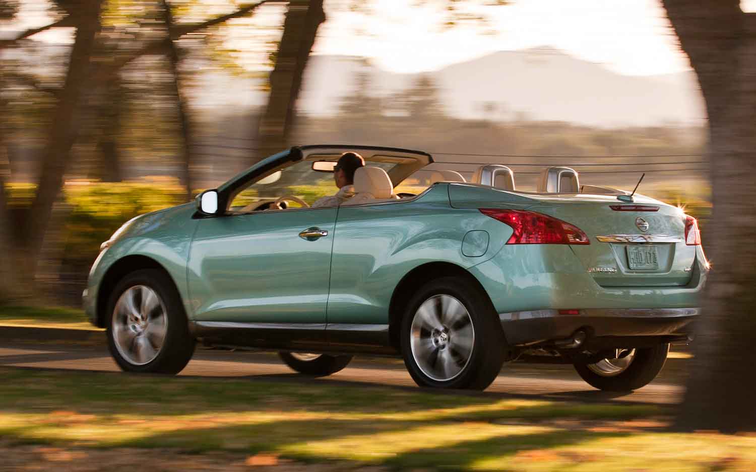 Nissan Compares Murano CrossCabriolet with Z4, Corvette - Would You?