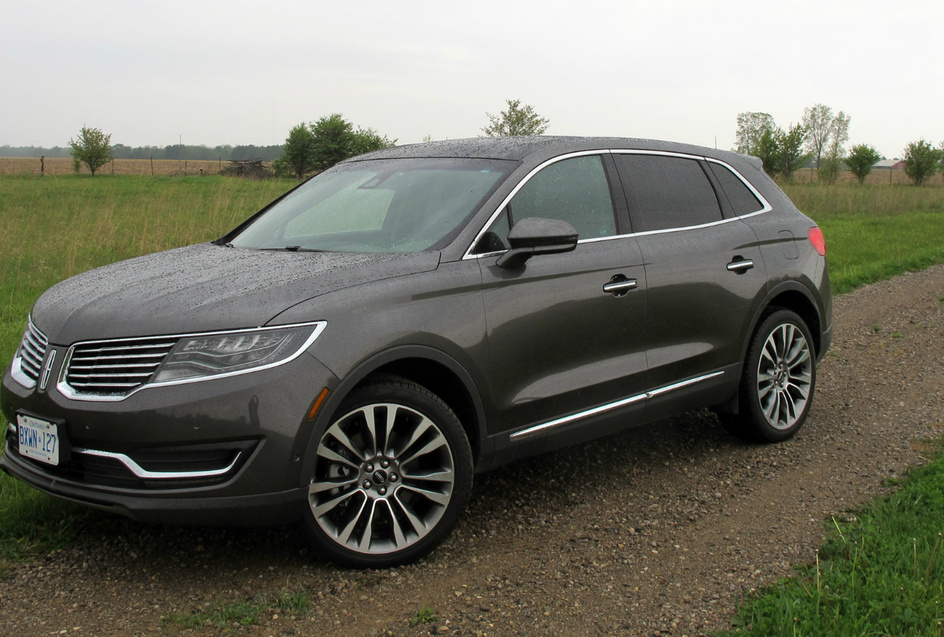 Lincoln Lavishes Luxury on the MKX