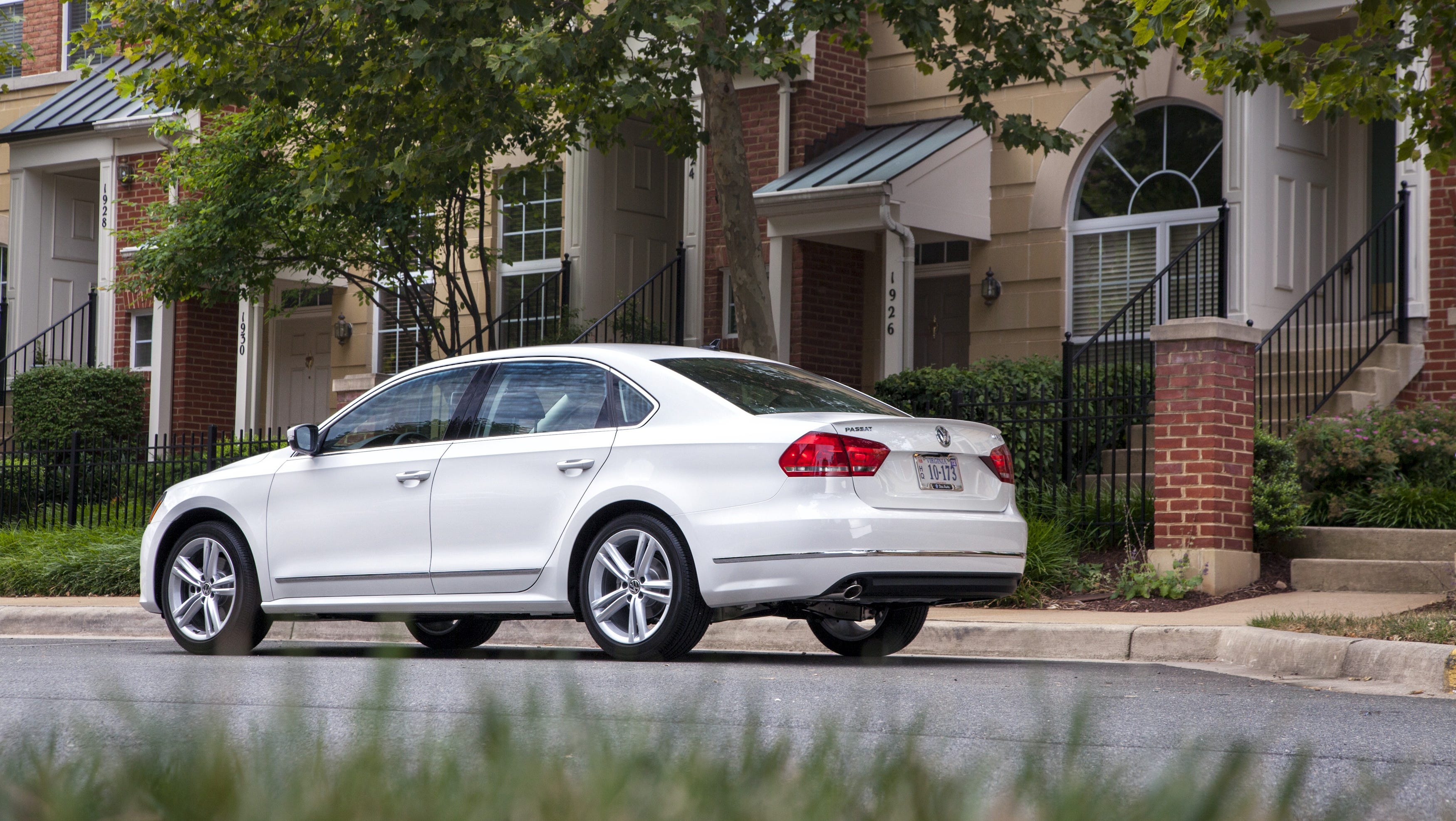 Auto review: 2014 Volkswagen Passat stretches out nicely