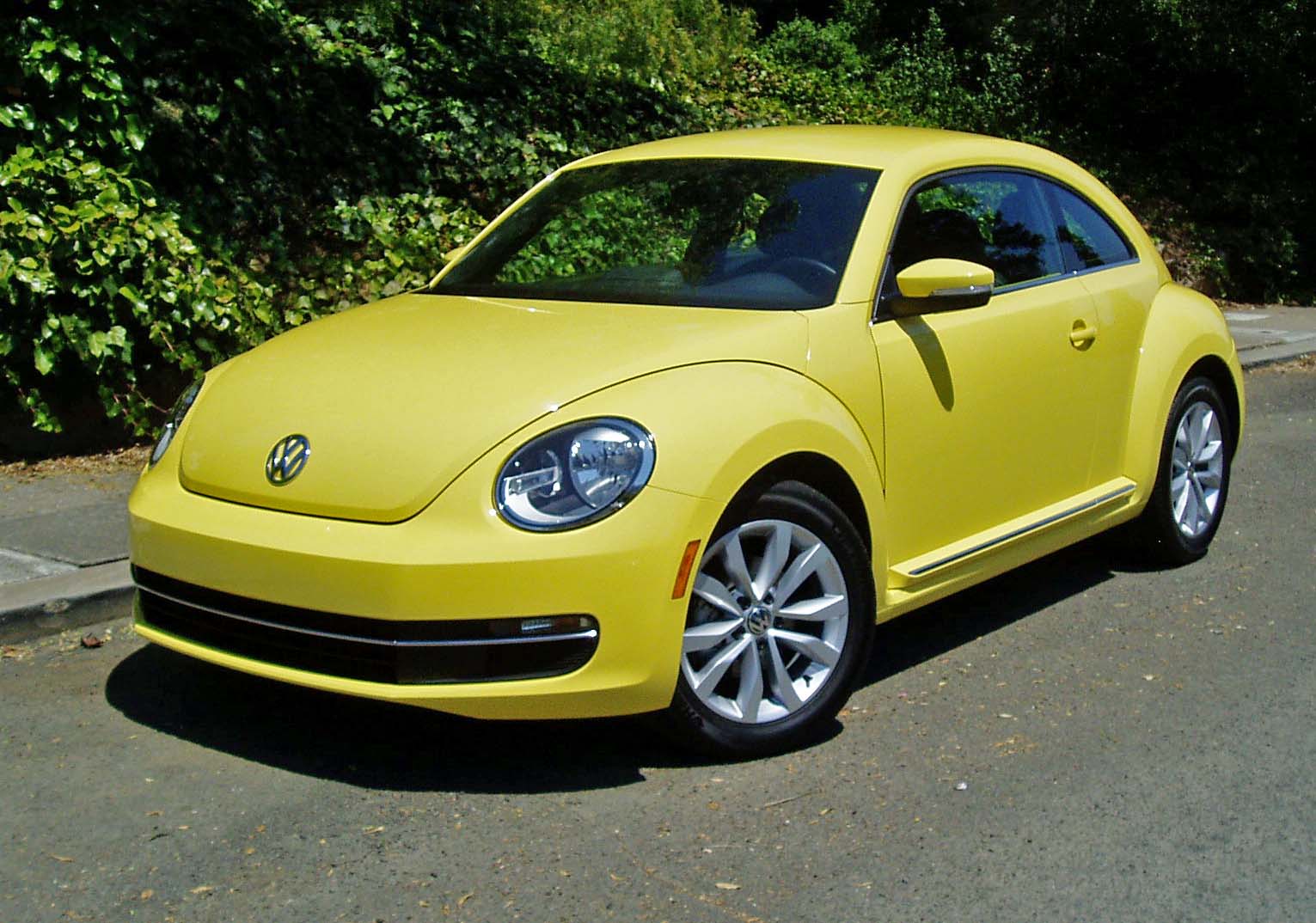 2013 Volkswagen TDI Beetle Coupe Test Drive | Our Auto Expert