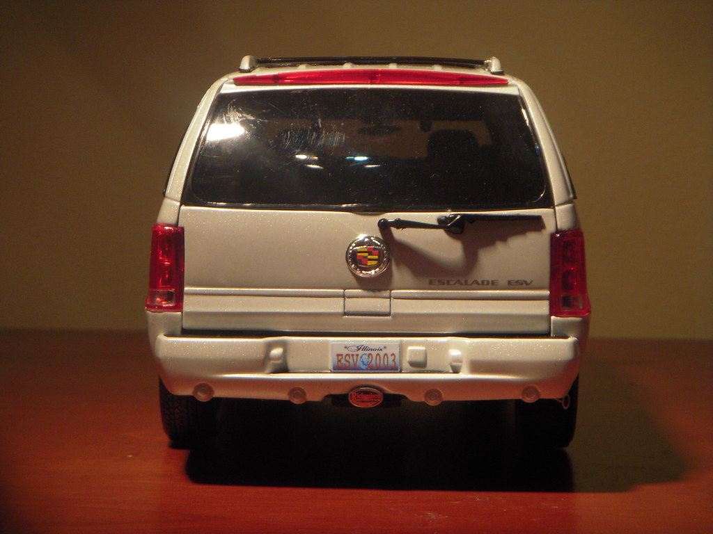 2003 Cadillac Escalade ESV 1:18 Diecast by Ricko | Thank god… | Flickr