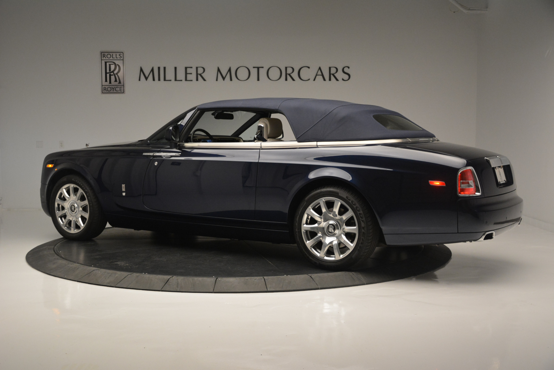 Pre-Owned 2014 Rolls-Royce Phantom Drophead Coupe For Sale () | Miller  Motorcars Stock #7644