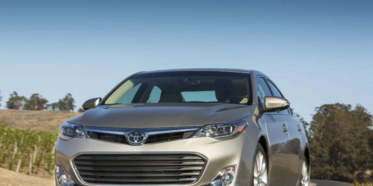 2013 Toyota Avalon Hybrid Limited review notes
